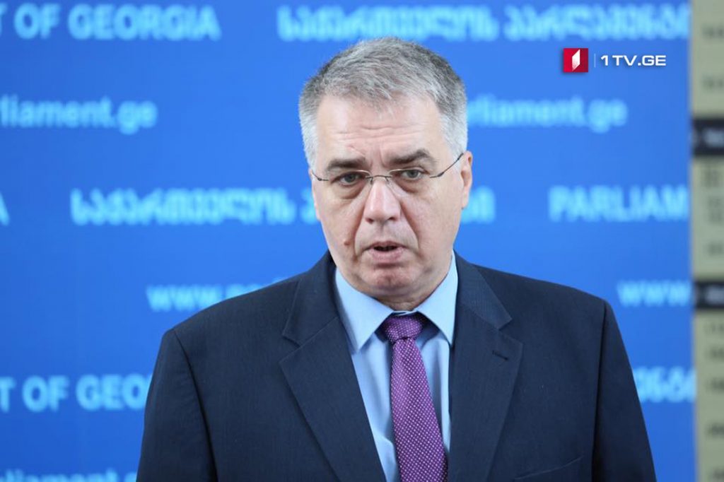 Лабораторно пока не подтверждено, стал ли т.н. свиной грипп причиной смерти 30-летнего мужчины