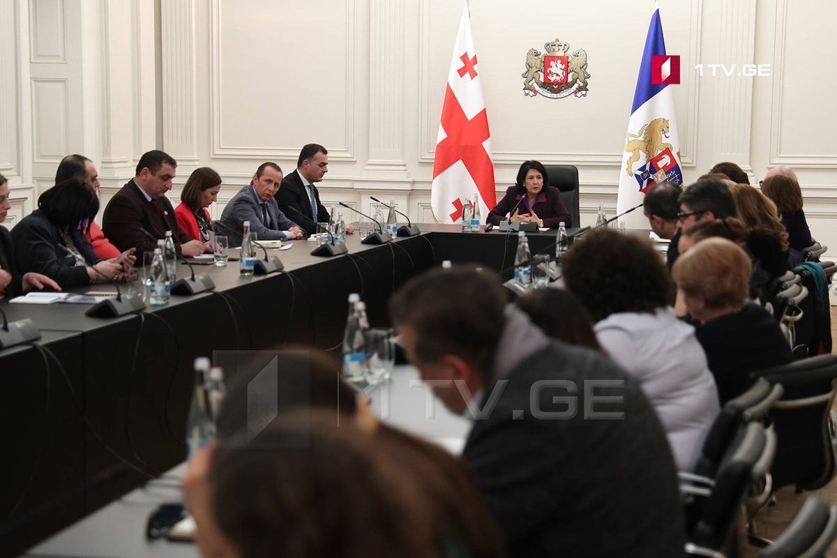 პრეზიდენტის ადმინისტრაციაში არასამთავრობო ორგანიზაციებთან შეხვედრა დასრულდა