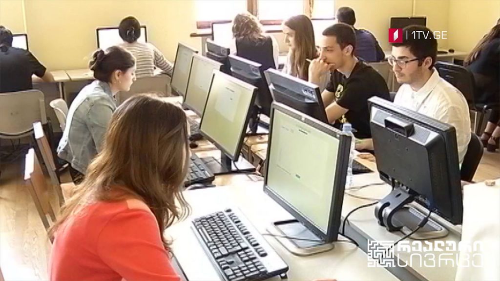 რეალური სივრცე – რას შეცვლის გამოცდების გაუქმება #LIVE