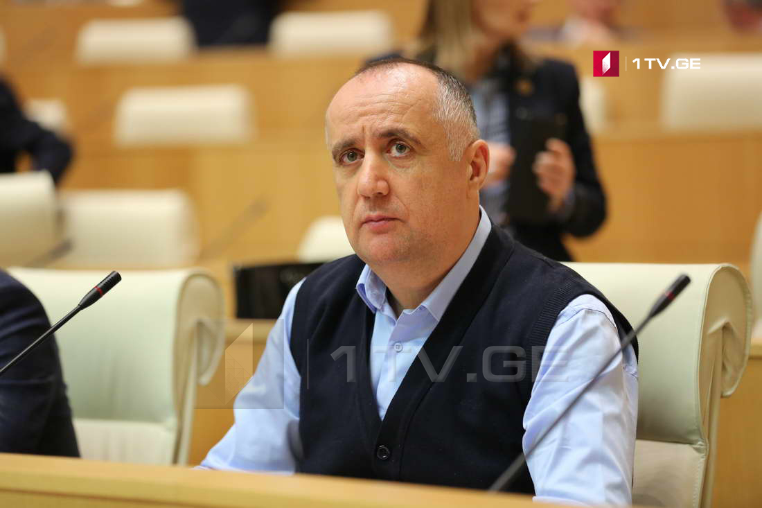 აკაკი ბობოხიძე „ნაციონალურ მოძრაობას“ შეთანხმების დარღვევაში ადანაშაულებს