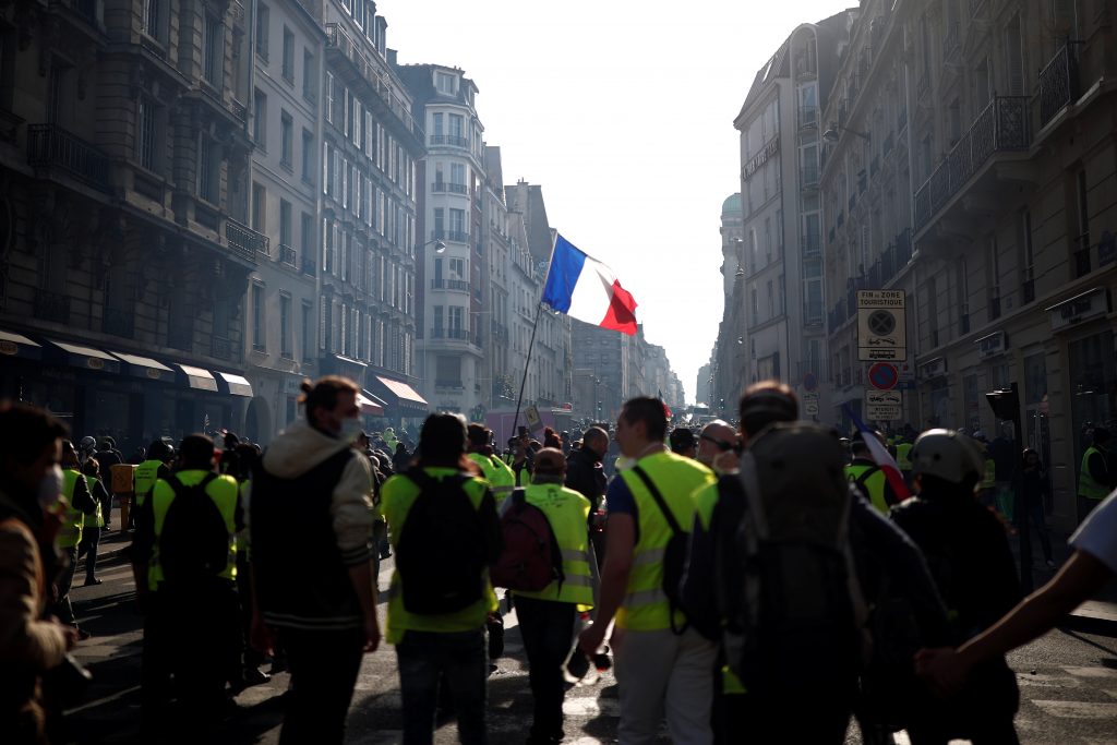 საფრანგეთში „ყვითელი ჟილეტების“ აქციები პოლიციასთან შეტაკებებით დასრულდა
