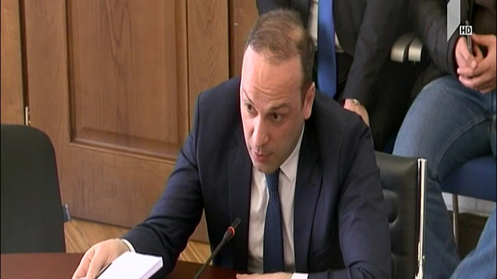 კამათი იურიდიულ საკითხთა კომიტეტის სხდომაზე