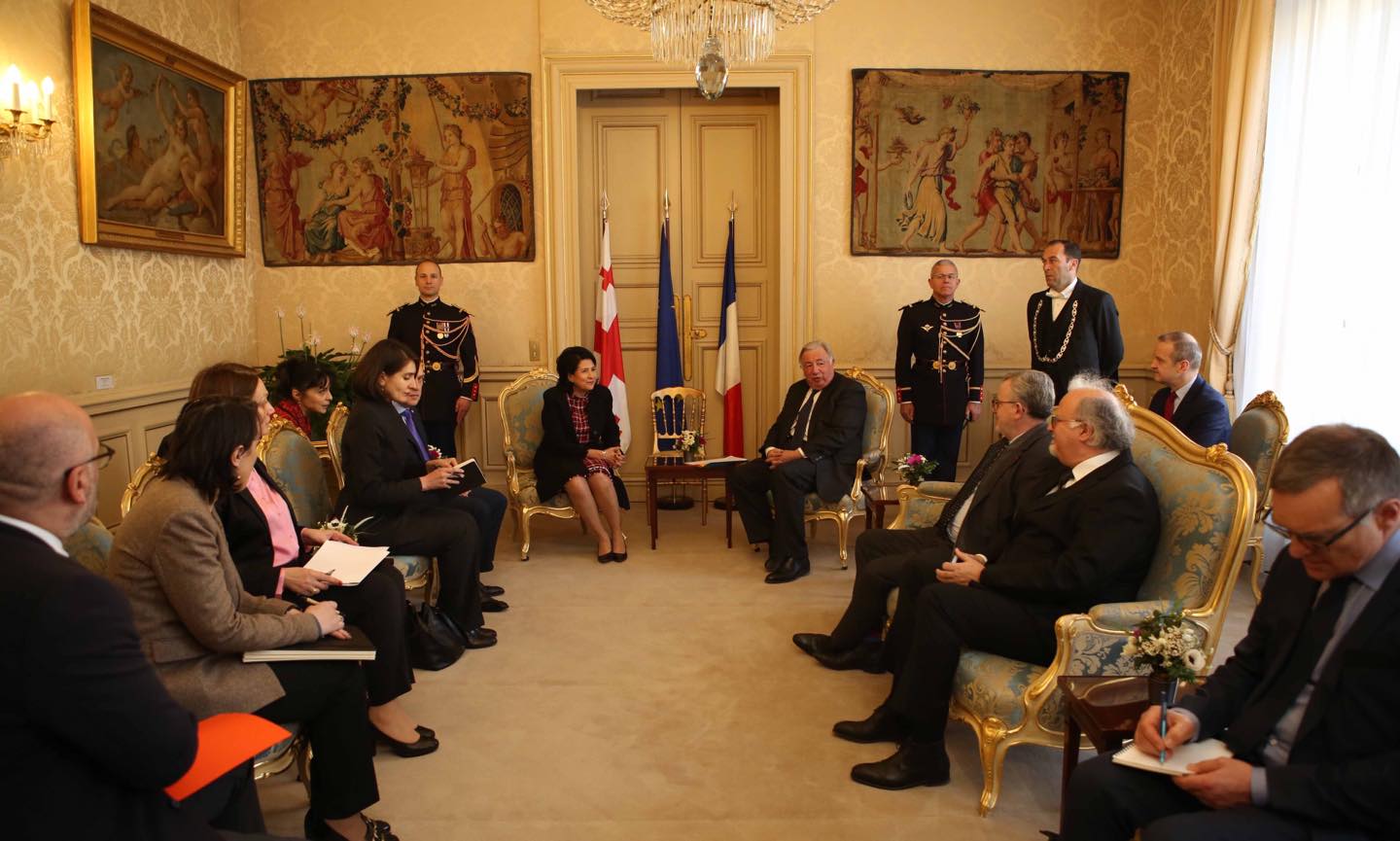 საქართველოს პრეზიდენტი სალომე ზურაბიშვილი საფრანგეთის სენატის პრეზიდენტს ჟერარ ლარშეს შეხვდა