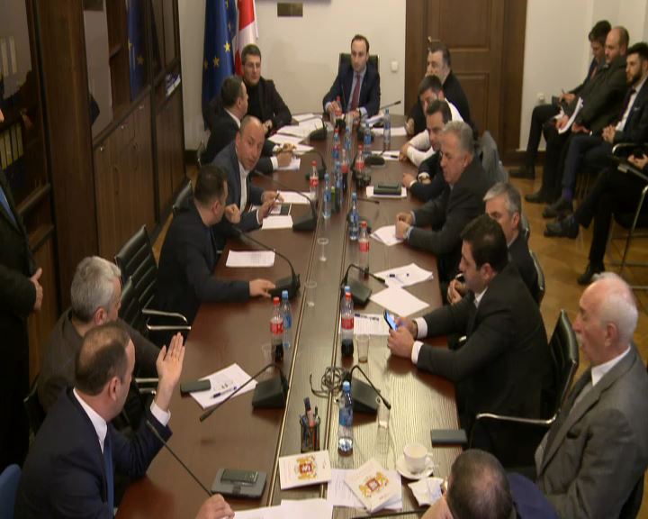 „შენ ხარ დანიშნული“ - დაპირისპირება ლევან გოგიჩაიშვილსა და ანრი ოხანაშვილს შორის [ვიდეო]