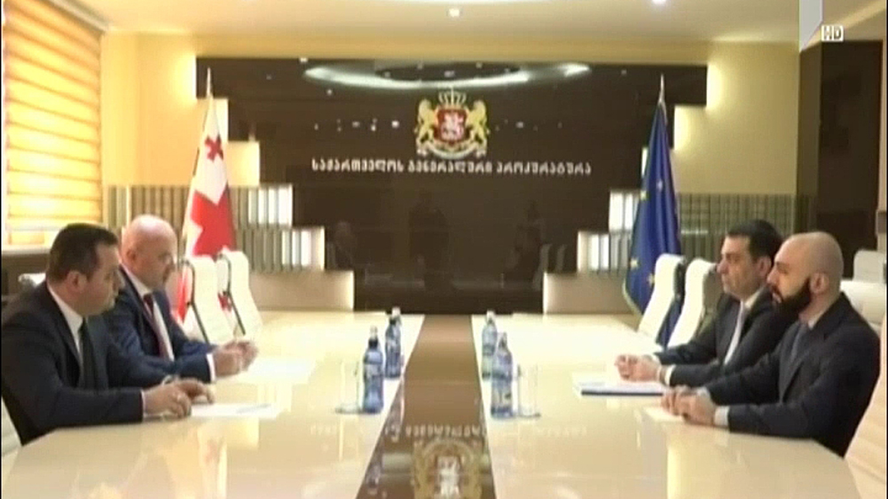 შალვა თადუმაძე ადვოკატთა ასოციაციის თავმჯდომარეს შეხვდა