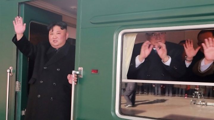 Şimali Koreyanın lideri Kim Çen In Vyetnama qatarla yola düşdü