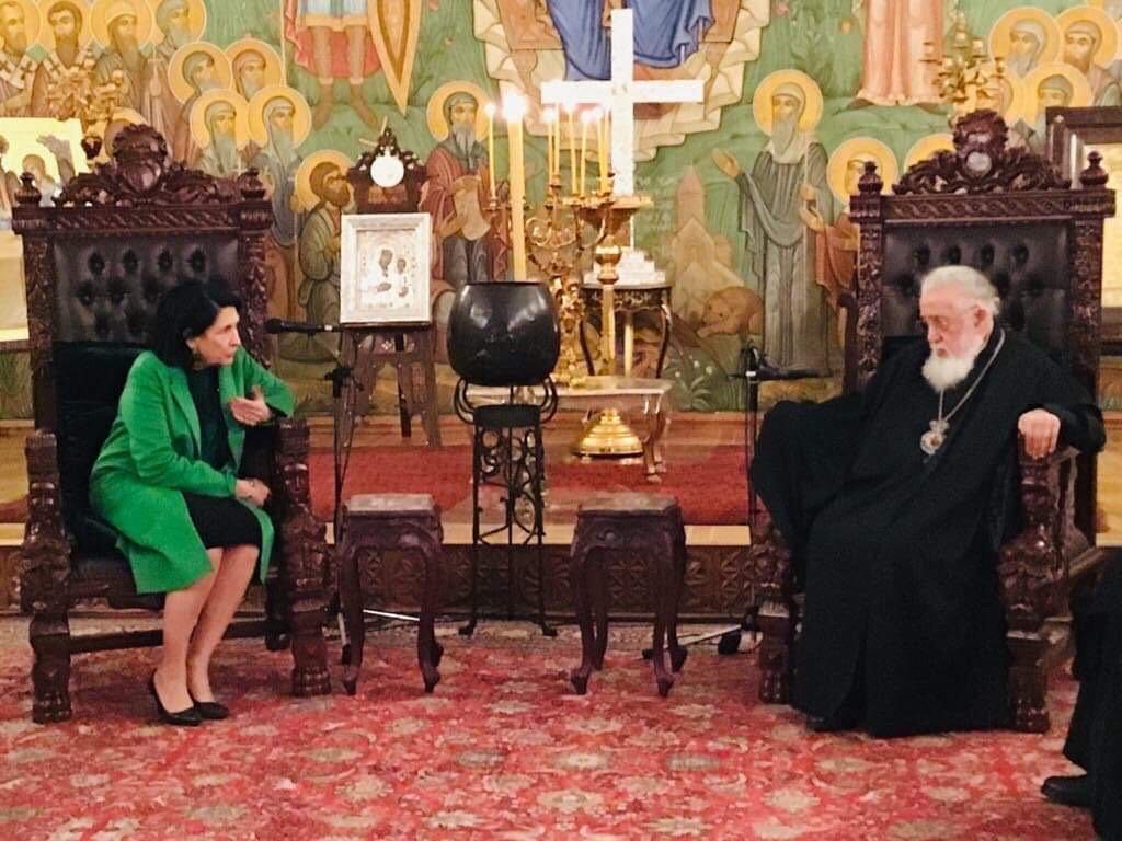 ილია მეორე სალომე ზურაბიშვილს – ჩვენი ეკლესია აქტიურად ამოგიდგებათ მხარში და ყველაფერს გავაკეთებთ, რომ ბევრი სასიკეთო რამ გაკეთდეს საქართველოსთვის [ვიდეო]