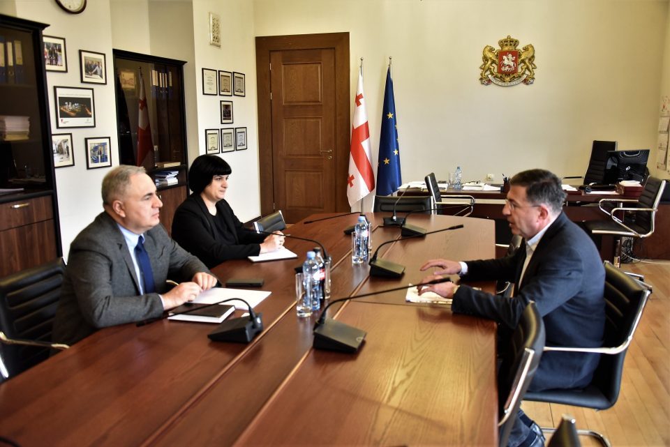 ირაკლი კოვზანაძე საპენსიო სააგენტოს დირექტორს შეხვდა