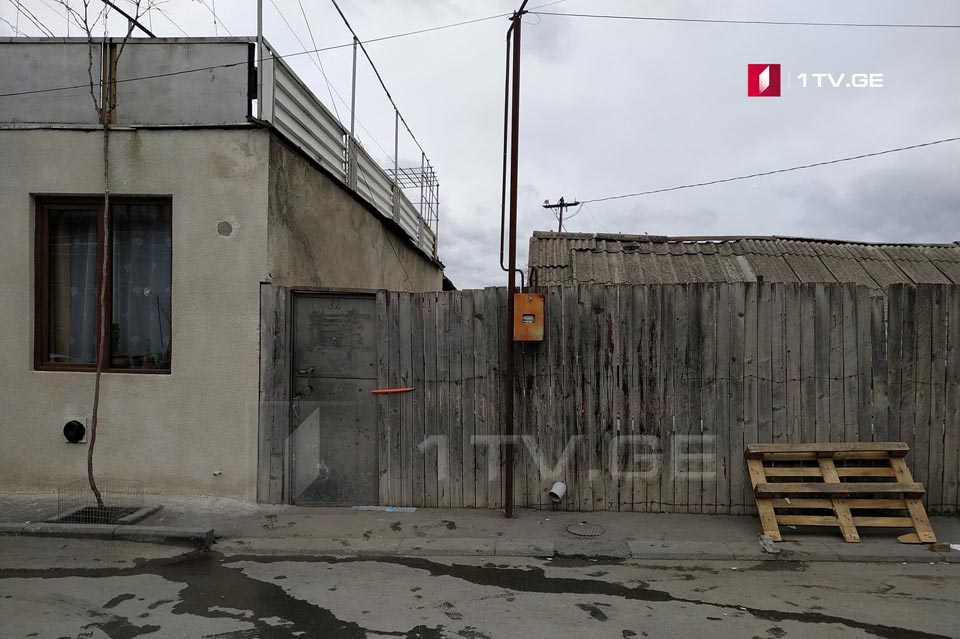 თბილისში, კნოლევის ქუჩაზე სავარაუდოდ ბუნებრივი აირის ნამწვის დაგროვების შედეგად ორი ადამიანი დაიღუპა