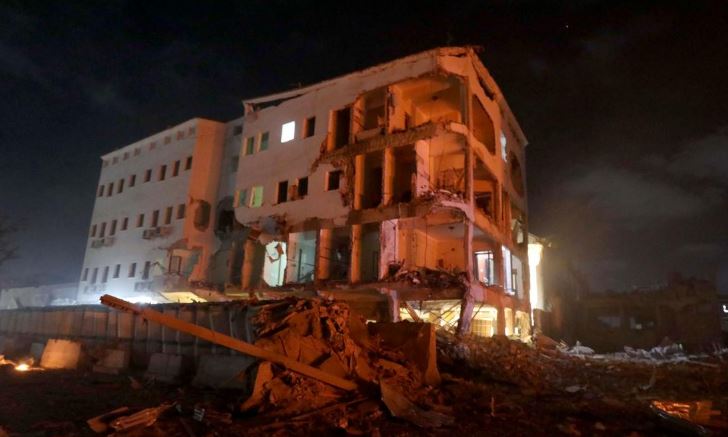 სომალის დედაქალაქის ბიზნესცენტრში ავტომობილის აფეთქების შედეგად 10-ზე მეტი ადამიანი დაიღუპა