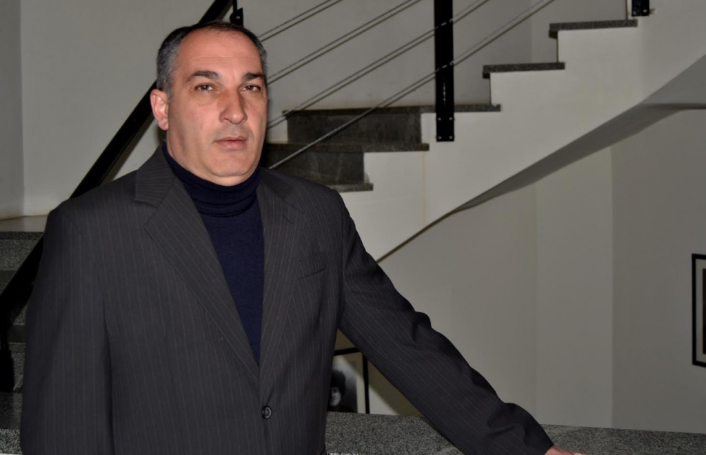 ანსამბლ „რუსთავს“ ანზორ ერქომაიშვლის ნაცვლად გიორგი ნატროშვილი უხელმძღვანელებს 