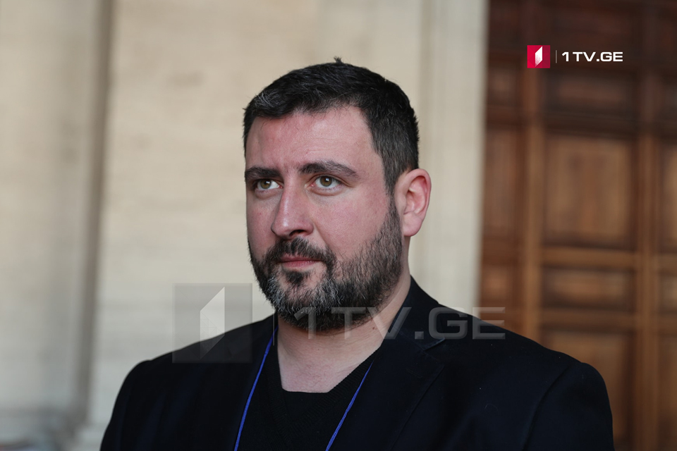 გიორგი სიგუამ ჟურნალისტებს განუცხადა, რომ რომში სააკაშვილთან შეხვედრაზე დასწრების საშუალებას მისცემდნენ, მოგვიანებით, ისინი შეხვედრაზე არ შეუშვეს [ვიდეო]