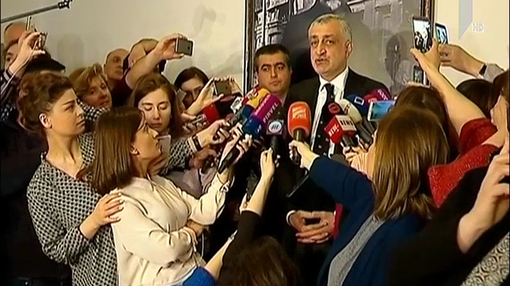 მამუკა ხაზარაძის გამოკითხვა  