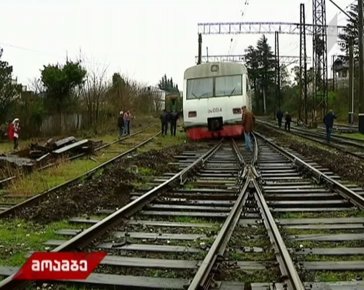 ქუთაისი-ბათუმის სამგზავრო მატარებელი რელსებიდან გადავიდა