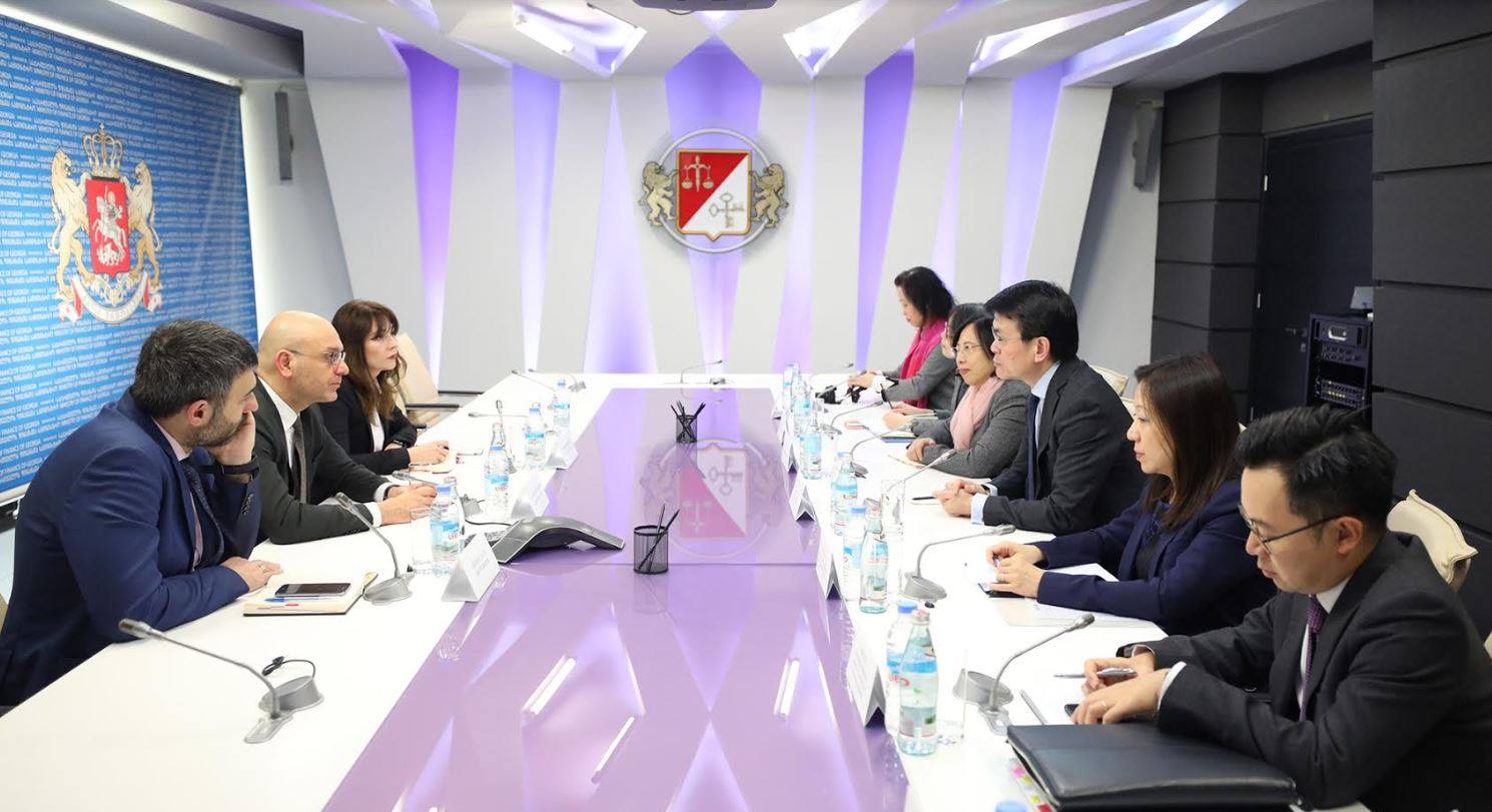 ივანე მაჭავარიანი ჰონგ კონგის მთავრობის კომერციისა და ეკონომიკური განვითარების მინისტრს შეხვდა