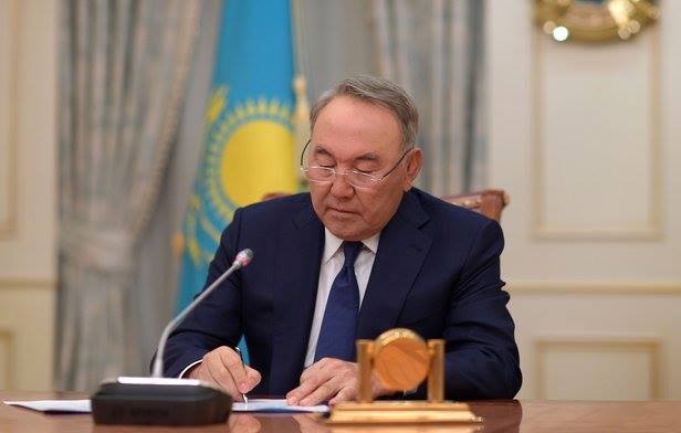 Хъазахстаны  протест кæнынц  сæйраг сахарыл Нурсултан сæвæрын