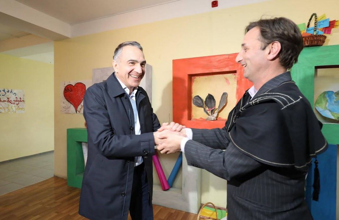 მიხეილ  ბატიაშვილი - ლადო აფხაზავა გამარჯვებულია, გამარჯვებულები ვართ ჩვენ ყველანი, ყველა მასწავლებელი, მთელი საქართველო