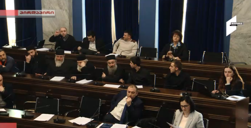 „ბავშვის კოდექსში“ სამშობლოსთან დაკავშირებით ჩანაწერი პროექტის პირველ მუხლში გაკეთდა