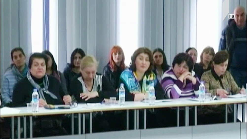 დავით სერგეენკო სოცმუშაკებს ხვდება