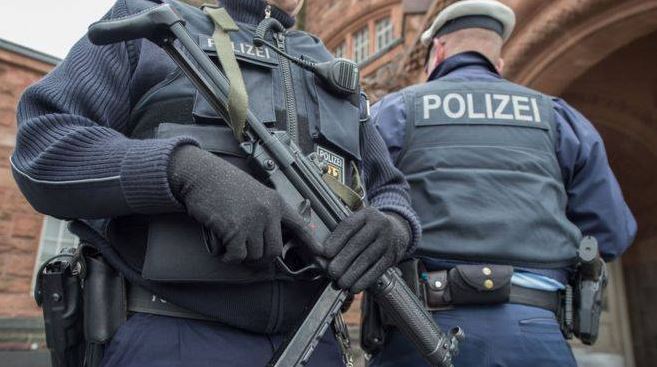 В Германии полиция арестовала 10 лиц, подозреваемых в терроризме