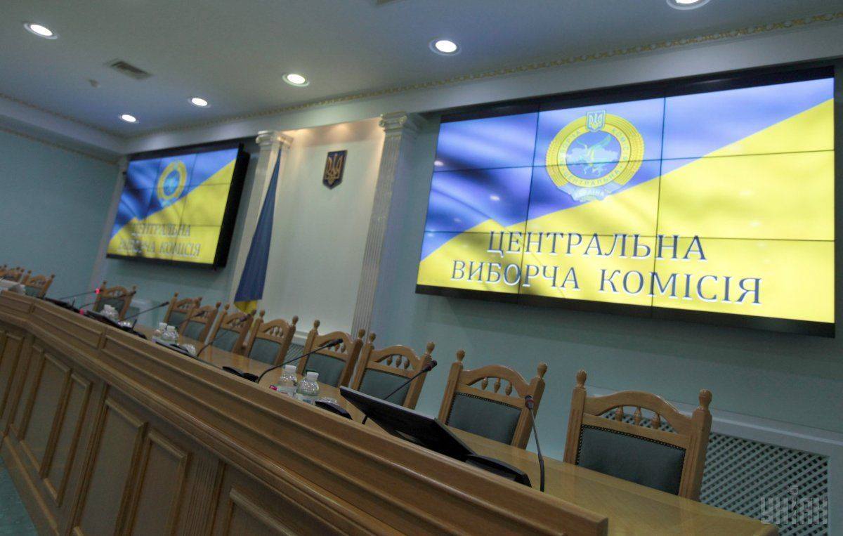 უკრაინის ცესკო-ს ამ დროის მონაცემებით, პეტრო პოროშენკოს 24.76 პროცენტი აქვს, ვლადიმირ ზელენსკის კი 23.60 პროცენტი