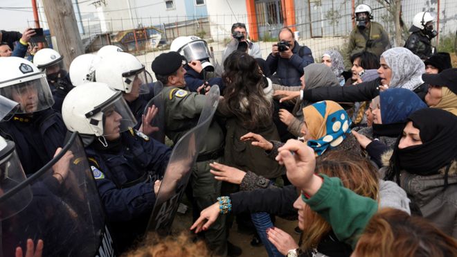საბერძნეთში სამართალდამცველებსა და მიგრანტებს შორის შეტაკება მოხდა