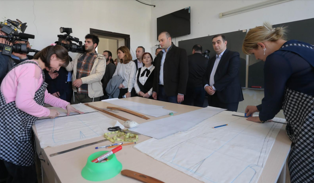 პრემიერმა ოზურგეთში პროფესიული კოლეჯი დაათვალიერა 