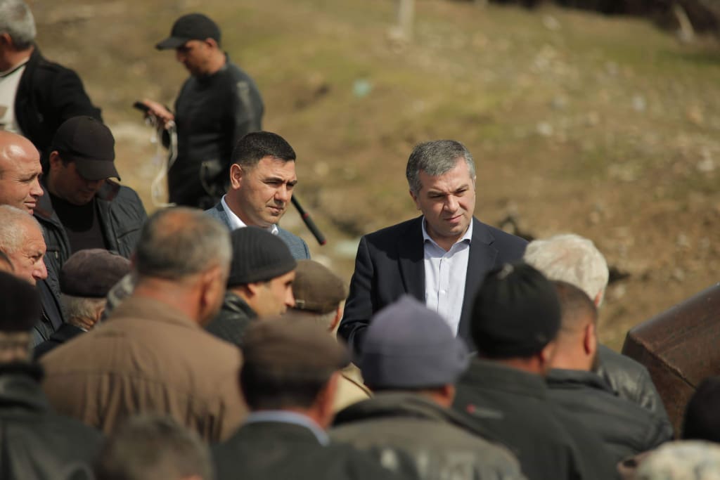 დავით ბაქრაძე მარნეულის მუნიციპალიტეტის სოფელ ალგეთის მოსახლეობას შეხვდა