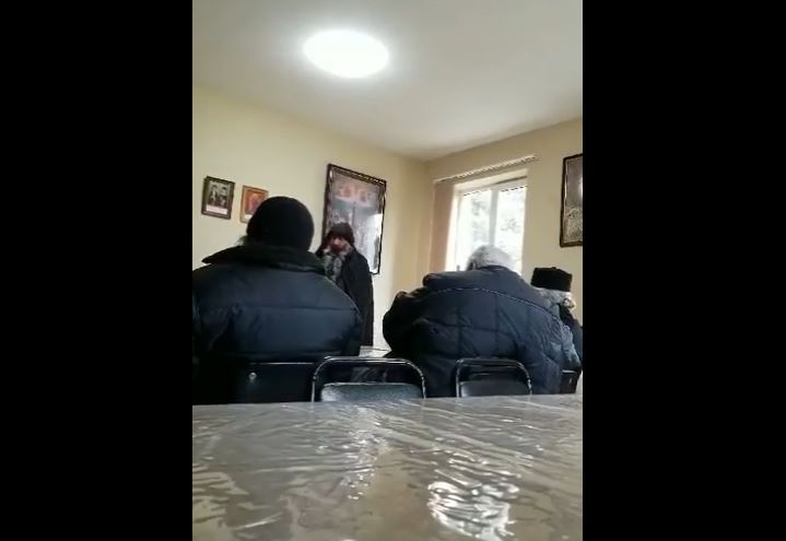 რუსთავის ეპარქია ვიდეომასალას ავრცელებს, სადაც სასულიერო პირთა სიტყვიერი დაპირისპირებაა ასახული