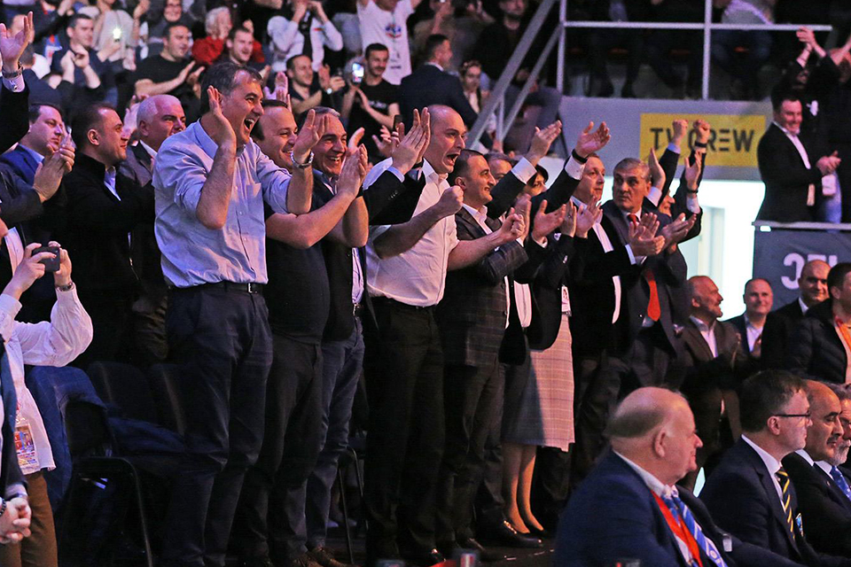 ლაშა ტალახაძის მსოფლიო რეკორდი და პრემიერის ემოციები [ვიდეო]