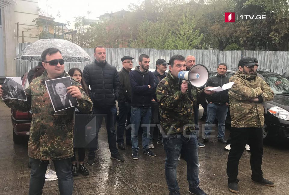 საქართველოს მოქალაქეების მხარდასაჭერად, რომლებიც საფრანგეთში დევნილის სტატუსს ითხოვენ, თბილისში აქცია გაიმართა