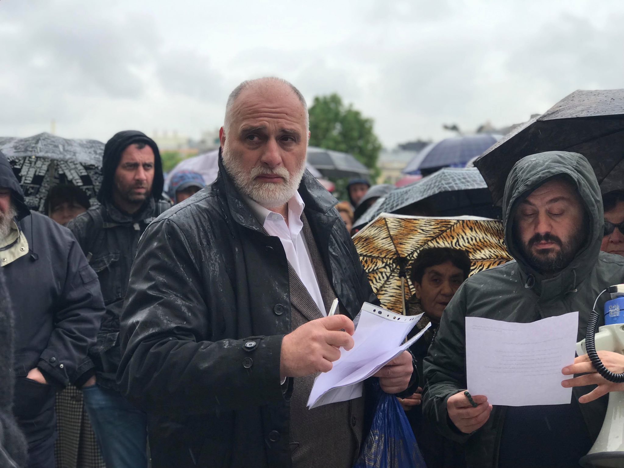 გურამ ფალავანდიშვილი, დიმიტრი ლორთქიფანიძე და მათი თანამოაზრეები აქციას მართავენ