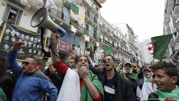 ალჟირში ანტიკორუფციული გამოძიების ფარგლებში ხუთი მილიარდერი დააკავეს