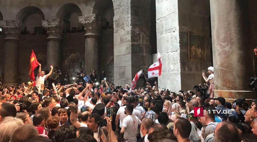 იერუსალიმში, ქრისტეს აღდგომის ტაძარში წმინდა ცეცხლის რიტუალი