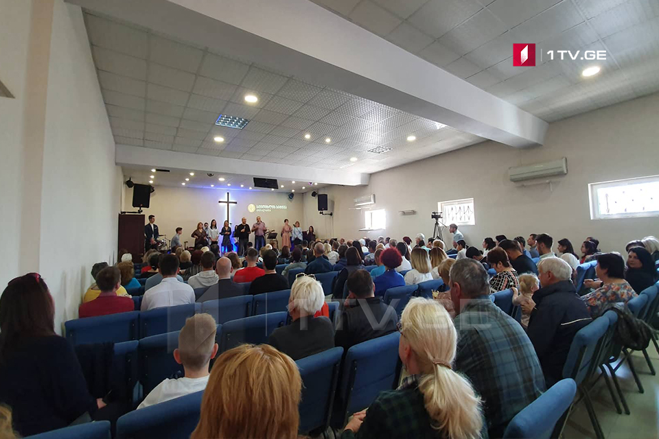Евангелическая церковь "Слово жизни" празднует Пасху