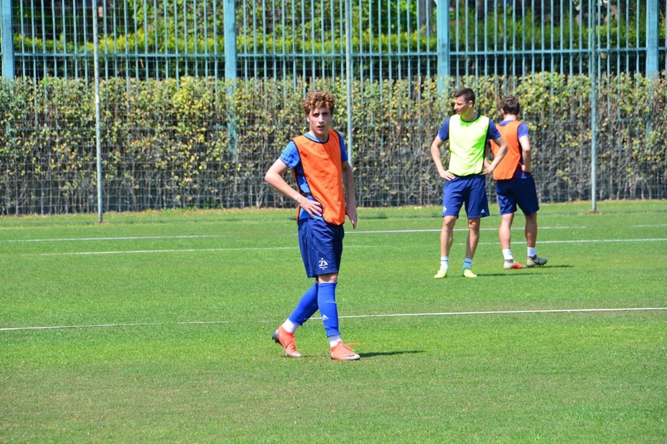თბილისის „დინამოში" 16 წლის ფეხბურთელი დააწინაურეს [ვიდეო]