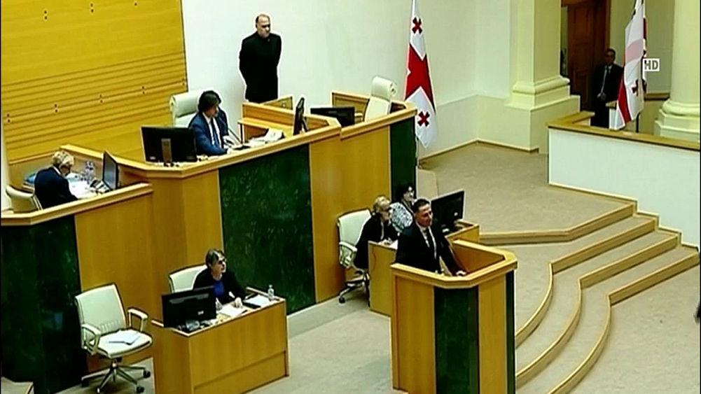 დეპუტატებმა ვახტანგ გომელაურს მოუსმინეს  