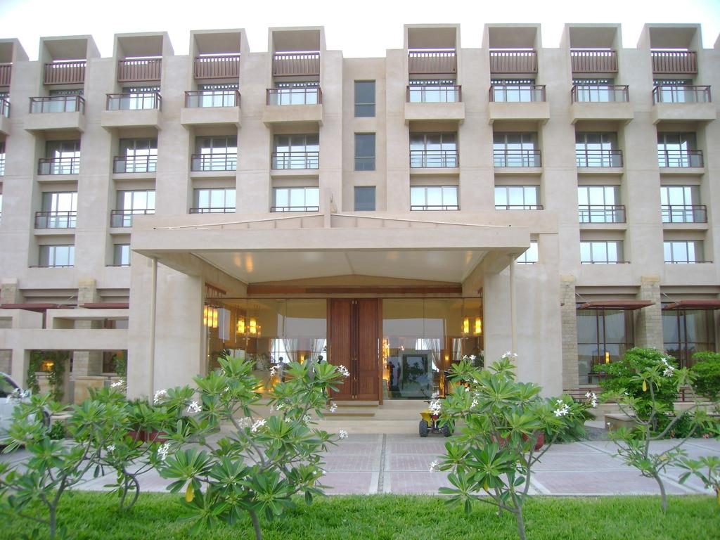 პაკისტანში, ხუთვარსკვლავიან სასტუმროში შეიარაღებული პირები შეიჭრნენ
