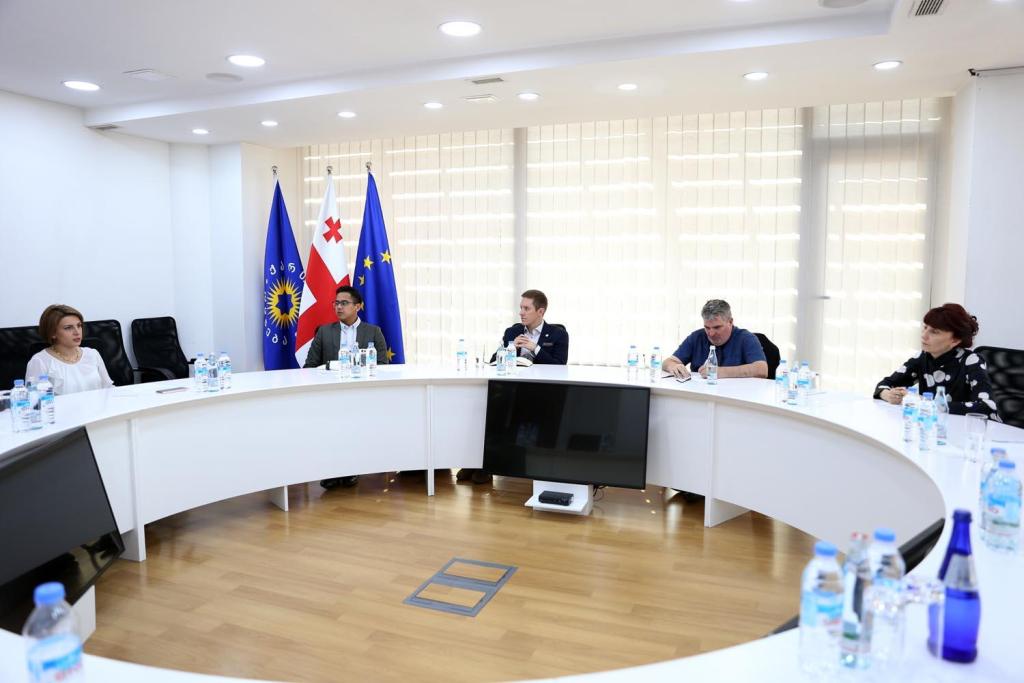 თამარ ჩუგოშვილი დიპლომატიური კორპუსისა და საერთაშორისო სადამკვირვებლო ორგანიზაციების წარმომადგენლებს შეხვდა