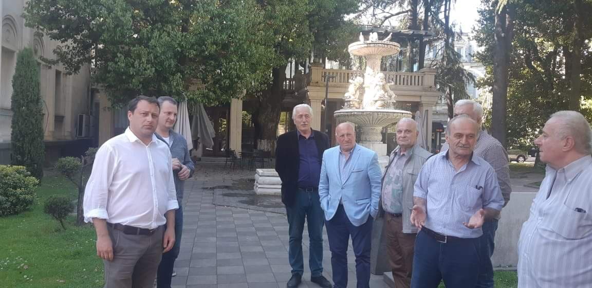 აჭარის სახელოვნებო წრეების წარმომადგენლები მიხეილ სააკაშვილისგან ბოდიშის მოხდას ითხოვენ