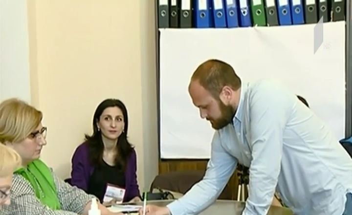ჭიათურაში არჩევნები მშვიდ ვითარებაში მიმდინარეობს