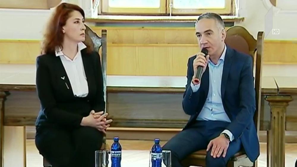 განათლების მინისტრი კლასიკური გიმნაზიის პედაგოგებს შეხვდა