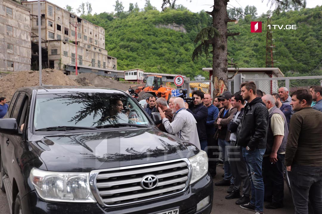 ჭიათურაში გაფიცული მაღაროელები აცხადებენ, „ჯორჯიან მანგანეზის“ ადმინისტრაციამ სამუშაოდ უცხოელი მაღაროელები ჩამოიყვანა