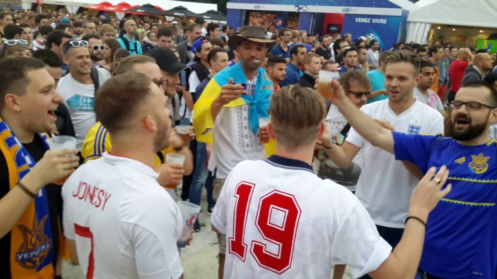 ნუ იქნები იდიოტი - ინგლისის ფეხბურთის ასოციაციამ სოციალური რეკლამა წამოიწყო (ვიდეო)