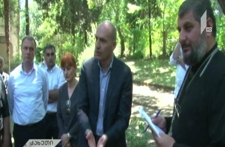 რუსლან აბაშიძე კახეთში იძულებით გადაადგილებულ პირებს შეხვდა