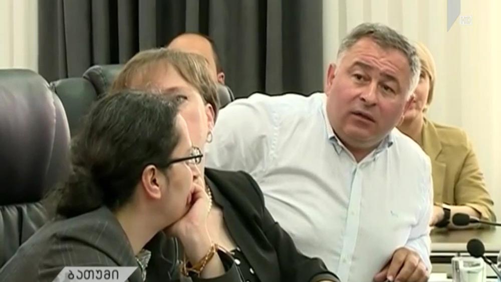 სიტყვიერი დაპირისპირება აჭარის უმაღლეს საბჭოში