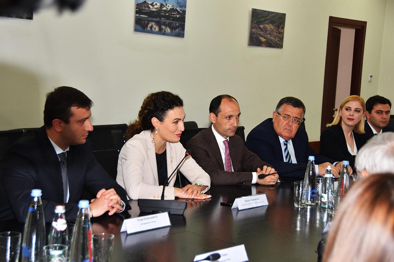 გამყოფი ხაზის მიმდებარედ მცხოვრებლები, რომლებიც სეტყვამ დააზარალა, დახმარებას მიიღებენ