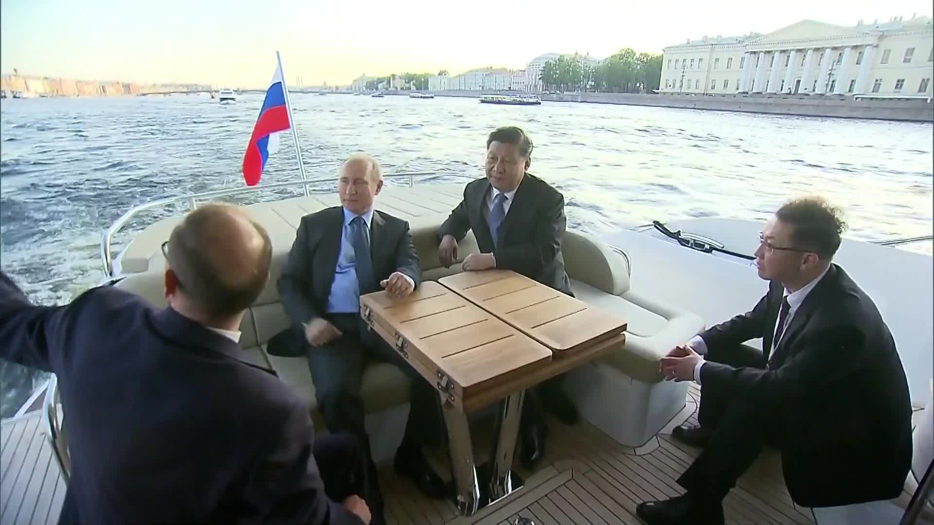 რუსეთის პრეზიდენტმა სანქტ-პეტერბურგში ჩინეთის ლიდერს უმასპინძლა