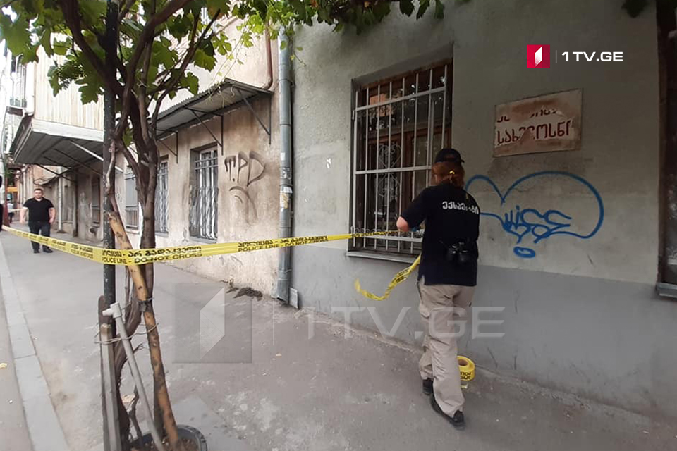 თბილისში, ნინოშვილის ქუჩაზე ახალგაზრდა მამაკაცი დაჭრეს