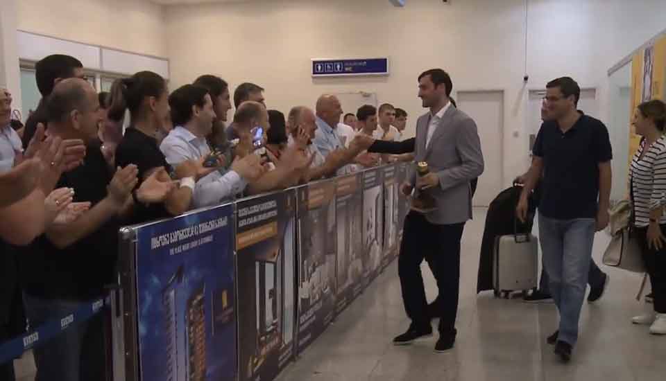 აჭარის მთავრობის დელეგაციამ ტურისტული „ოსკარი“ ბათუმში ჩამოიტანა